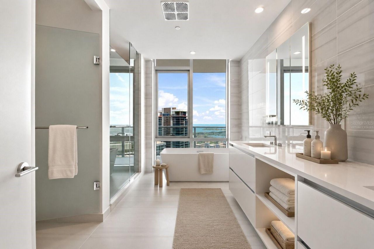 400 Central Avenue, Unit 2901, Saint Petersburg, FL 33701 Photo
