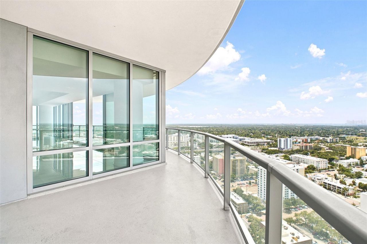 400 Central Avenue, Unit 2901, Saint Petersburg, FL 33701 Photo