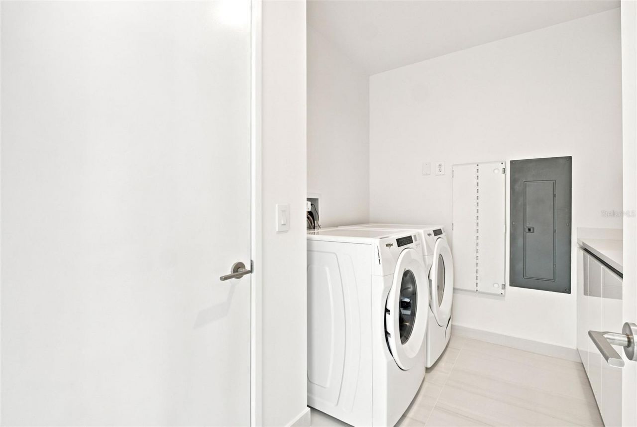 400 Central Avenue, Unit 2901, Saint Petersburg, FL 33701 Photo