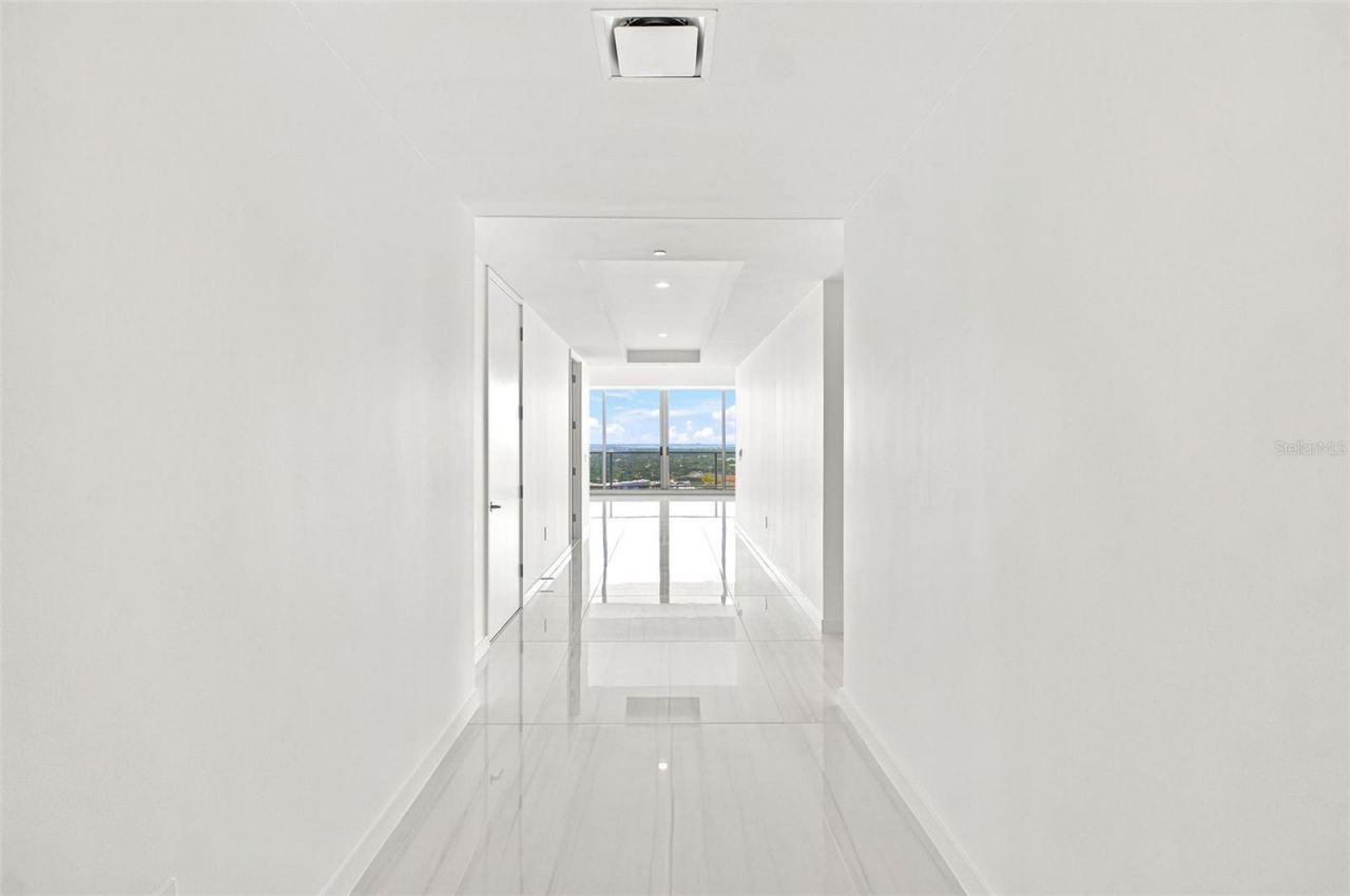 400 Central Avenue, Unit 2901, Saint Petersburg, FL 33701 Photo