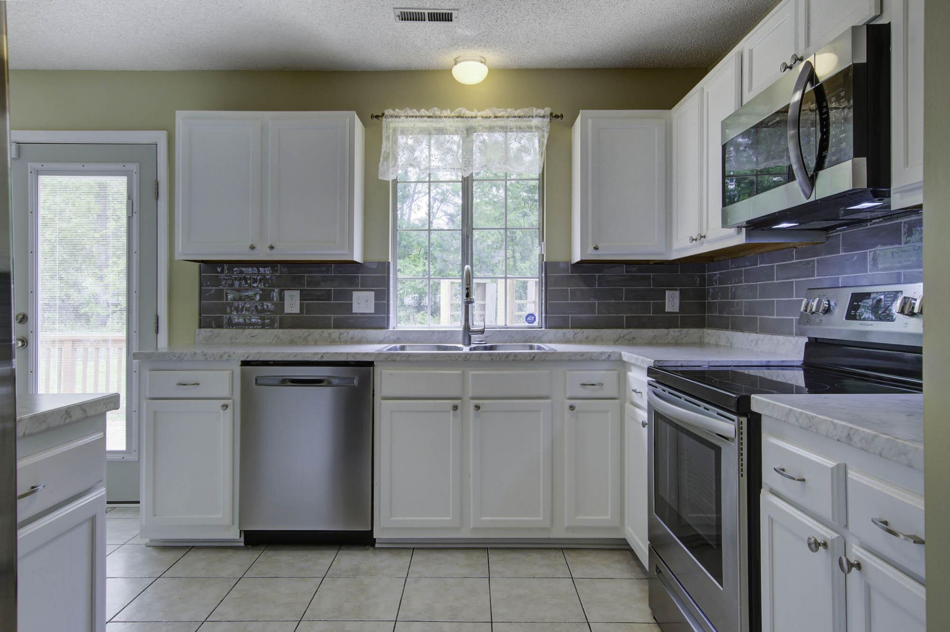 442 Indigo Road Photo 12