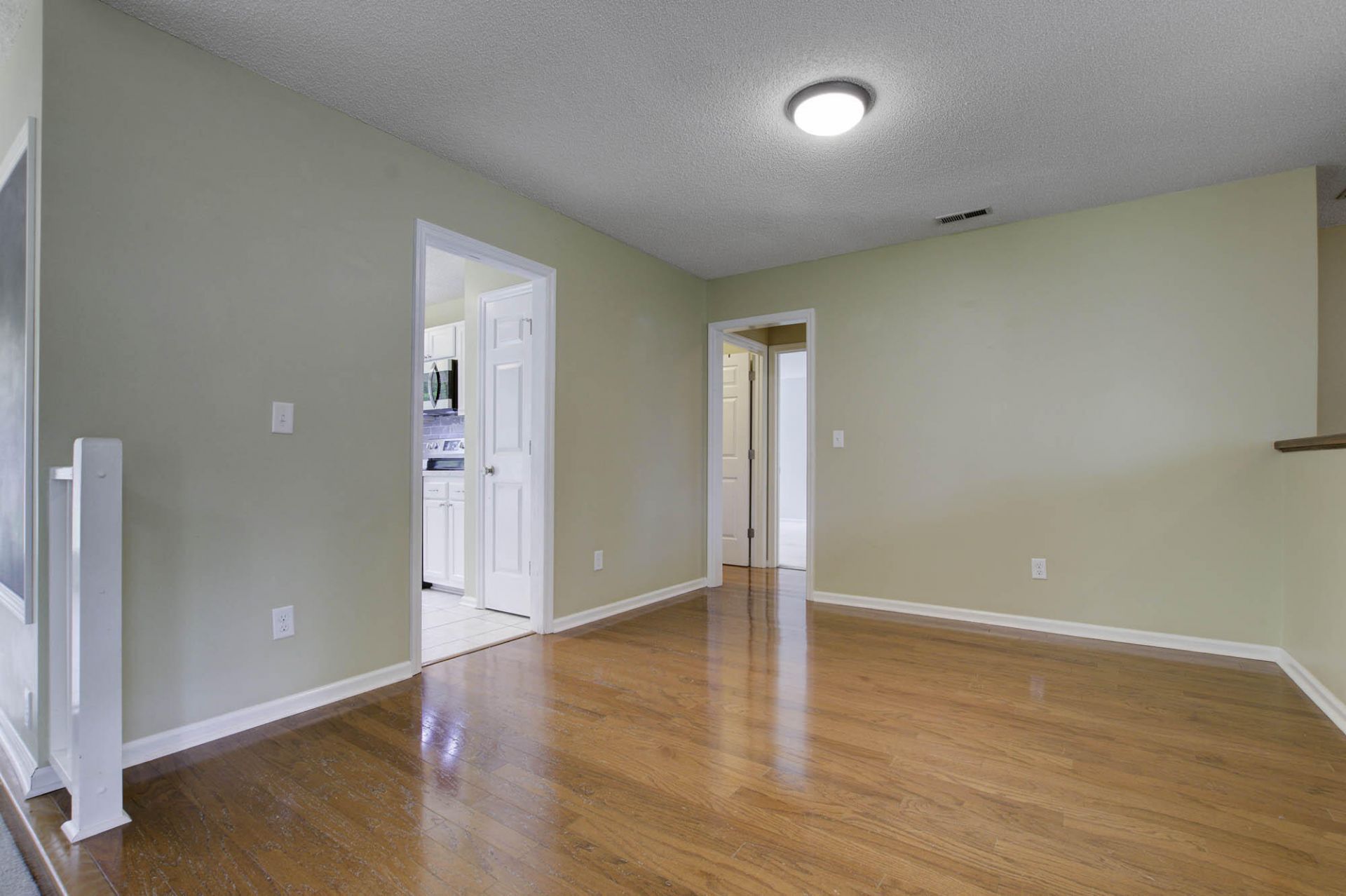 442 Indigo Road Photo 7