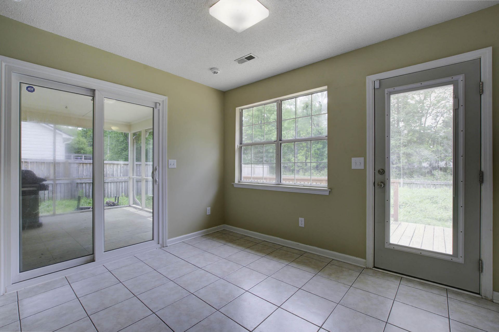 442 Indigo Road Photo 8