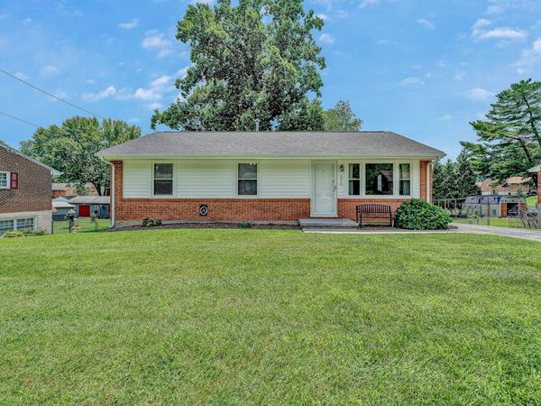 516 Olney RD, Vinton, VA 24179