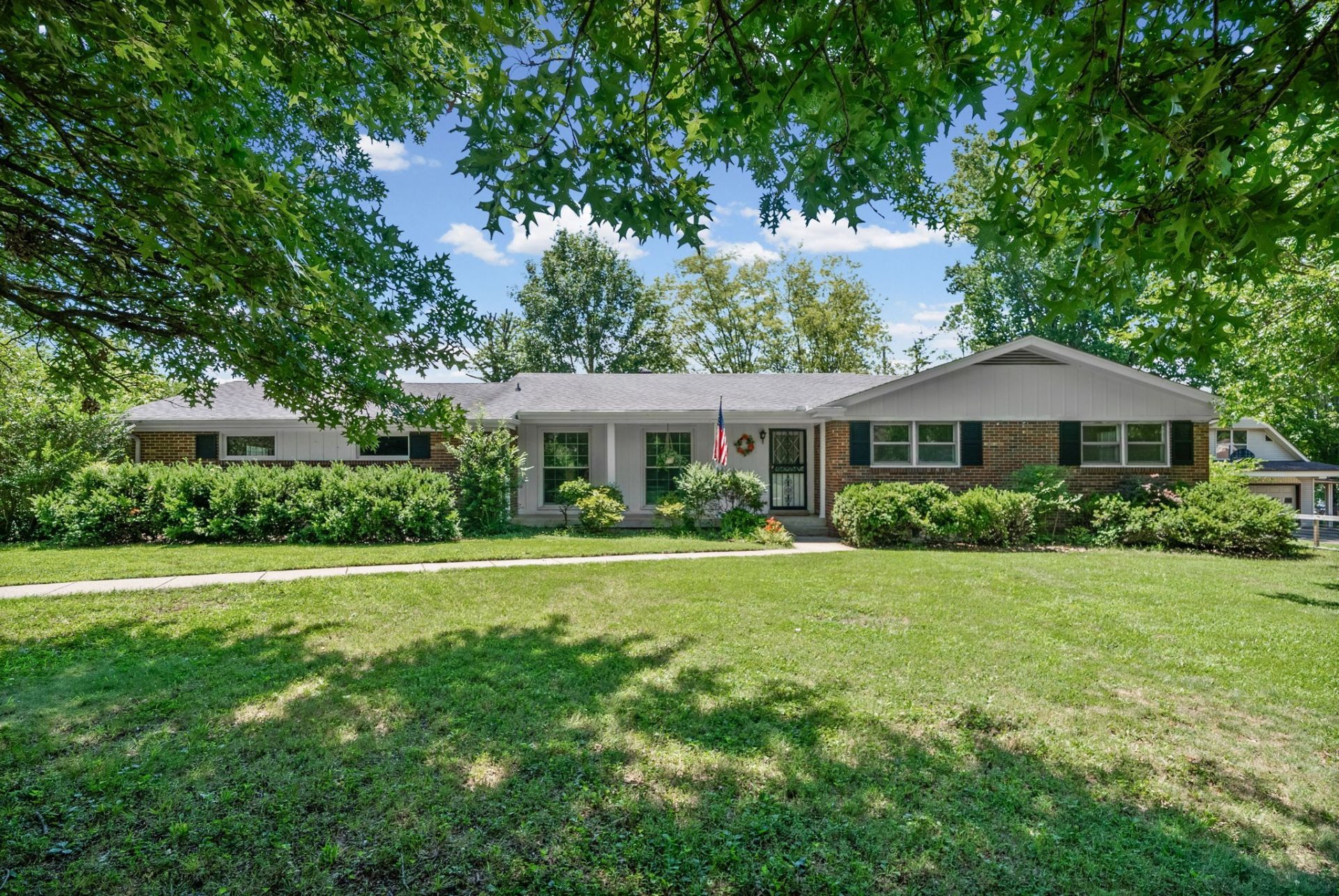 1306 Southern Parkway, Clarksville, TN 37040 Main Photo