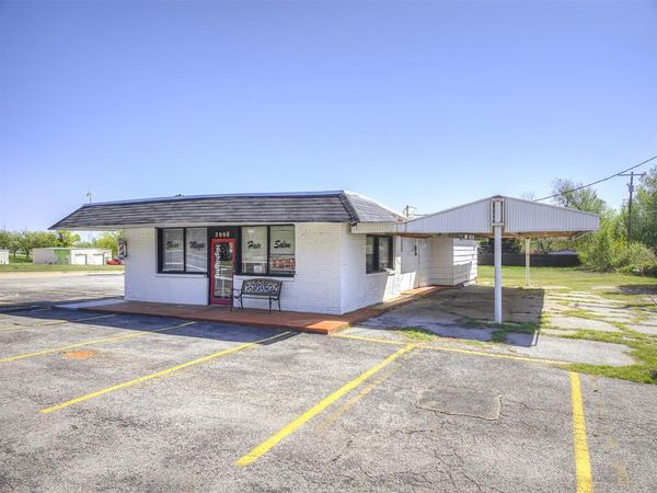 2000 S Midwest Boulevard, Midwest City, OK 73110