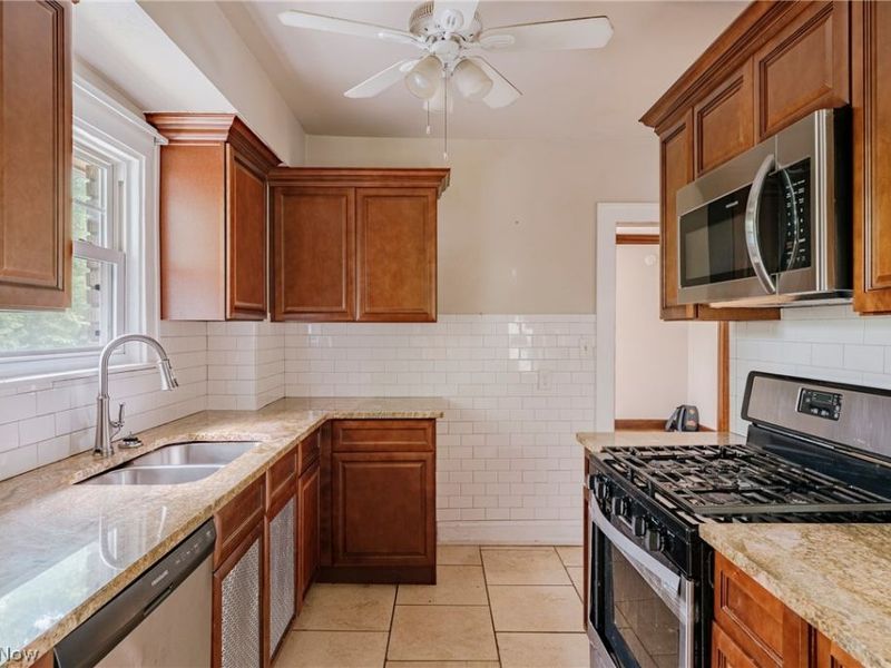 1660 Maple Road, Cleveland Heights, OH 44121 Photo 11