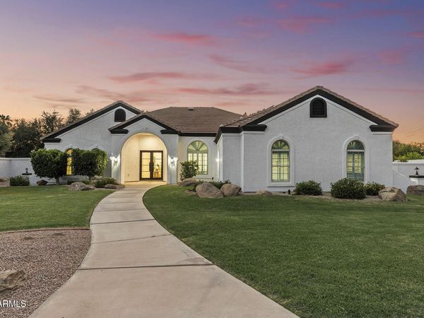 1120 N WREN Drive, Gilbert, AZ 85234