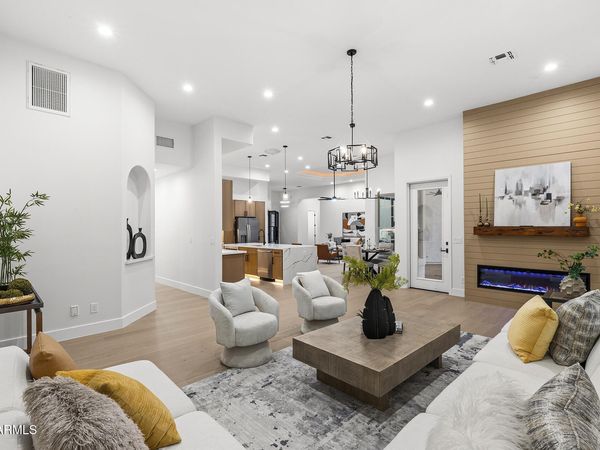 1120 N WREN Drive, Gilbert, AZ 85234