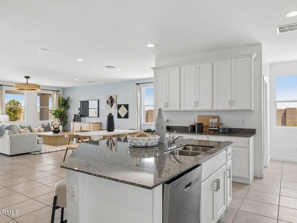 1561 E CURRIER Drive E, Casa Grande, AZ 85122