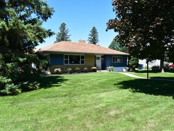 401 N Burlington Avenue , Fergus Falls, MN 56537