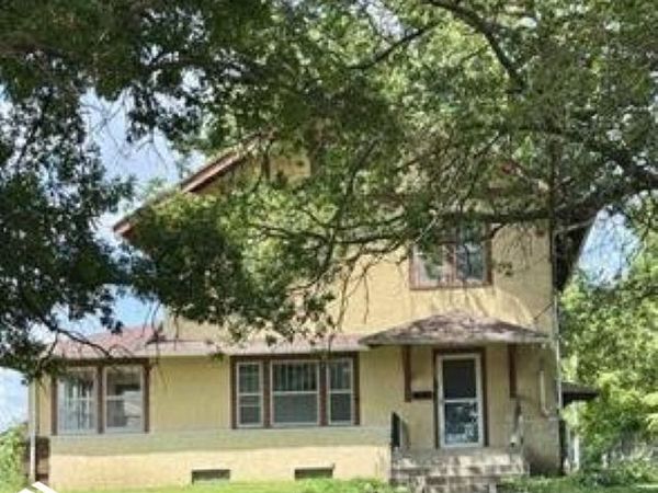 205 Shellway Drive, Mount Ayr, IA 50854