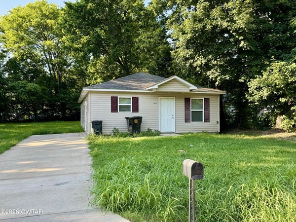 1838 Curry Street , Dyersburg, TN 38024