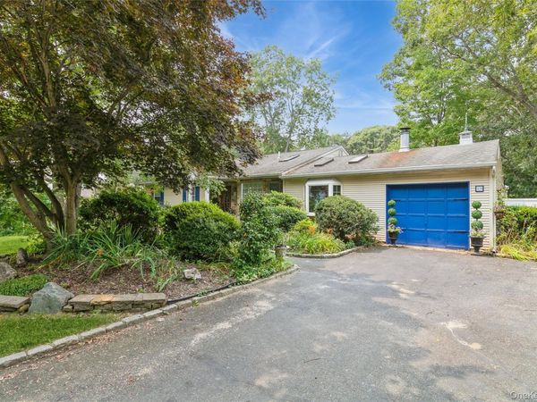 18 Linden Avenue , Kings Park, NY 11754