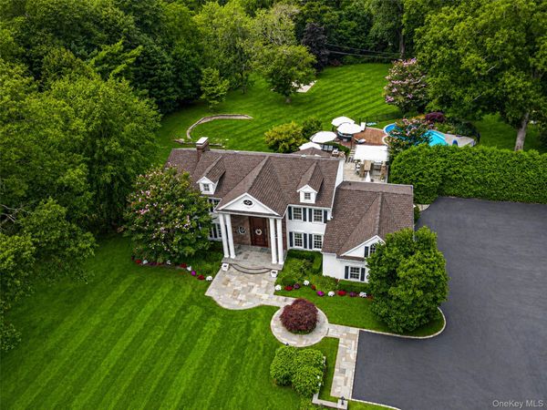 15 Dogwood Hill, Brookville, NY 11545