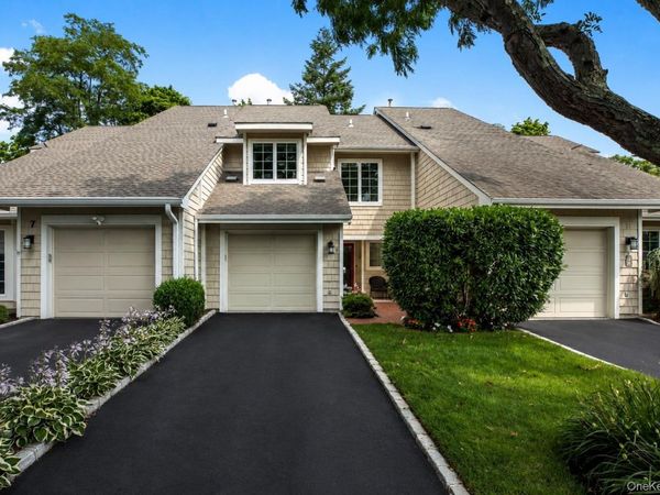 9 Pleasant Lane, Bay Shore, NY 11706