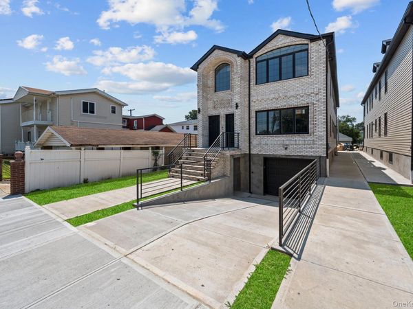 21948 143rd Avenue , Springfield Gardens, NY 11413