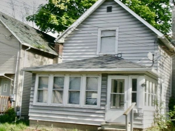 1021 Hickory Street, Lansing, MI 48912