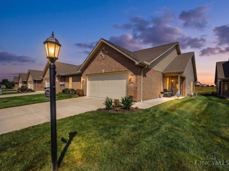 735 Villa Court, Trenton, OH 45067 Photo 2