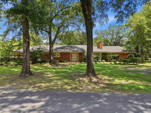 31 Longmeadow , Pine Bluff, AR 71603