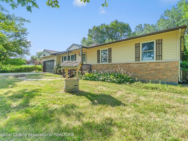 10265 W Eaton Highway, Grand Ledge, MI 48837