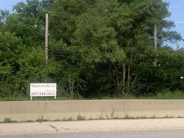 39230 N US Highway 41 Highway N, Wadsworth, IL 60083