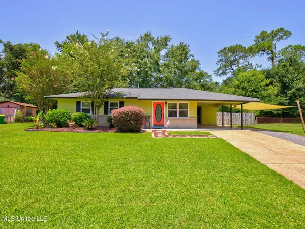 6660 Balboa Circle, Ocean Springs, MS 39564
