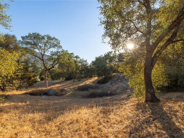 1 Junction Dr , Oakhurst, CA 93644
