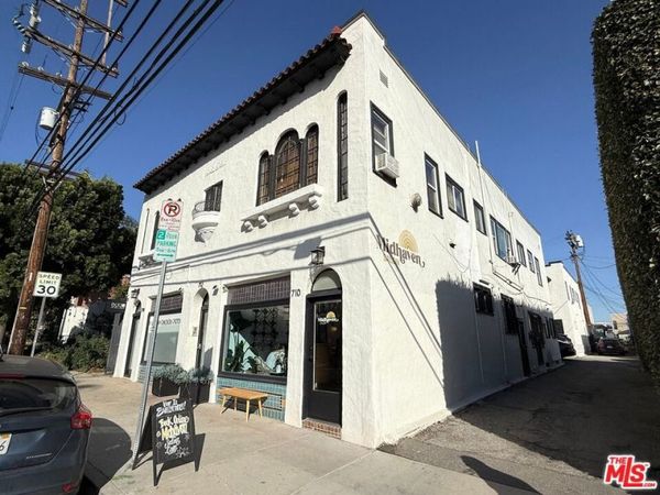 710 N Van Ness Avenue , Los Angeles, CA 90038