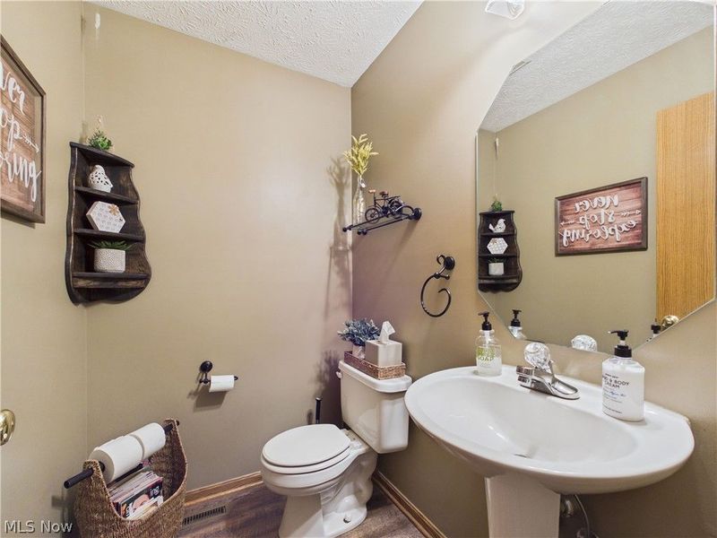 105 Rodeo Circle, Louisville, OH 44641 Photo 15