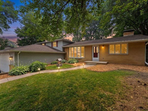 2596 DECKNER AVENUE, Green Bay, WI 54302