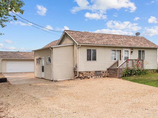 3241 COUNTY RD K, Omro, WI 54963