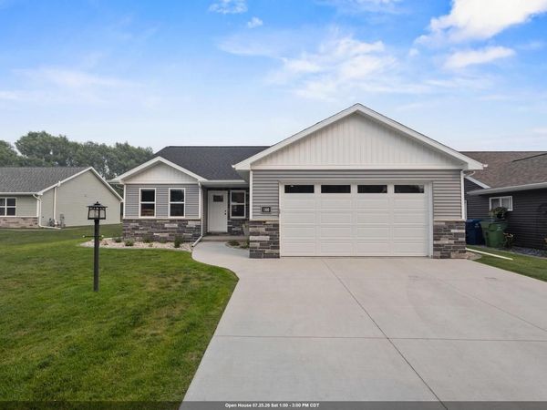 160 GOLF COURSE DRIVE, Wrightstown, WI 54180