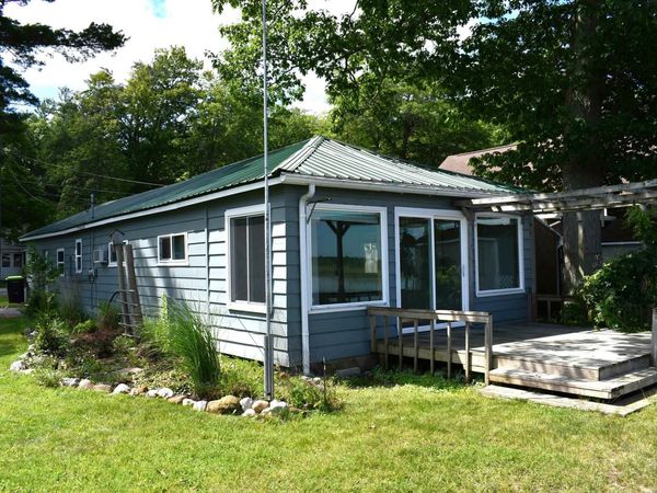 117 Warren Avenue, East Tawas, MI 48730