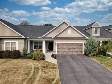 6012 Woodvine Rise , Canandaigua, NY 14424