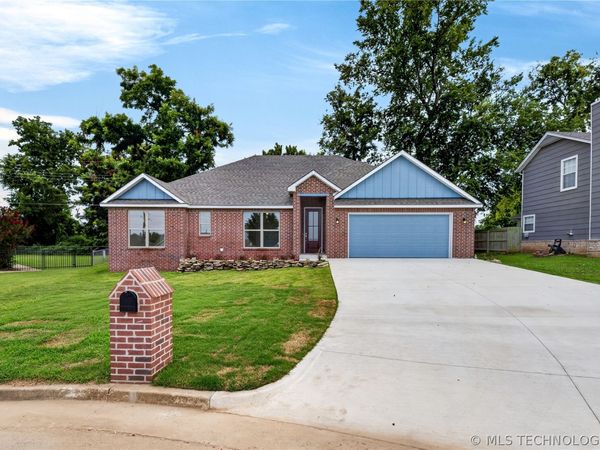 400 W 54th Street , Sand Springs, OK 74063