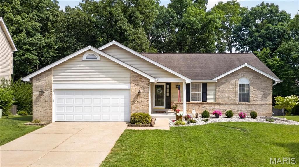 1546 Athens Drive, Saint Peters, MO 63376 Main Photo