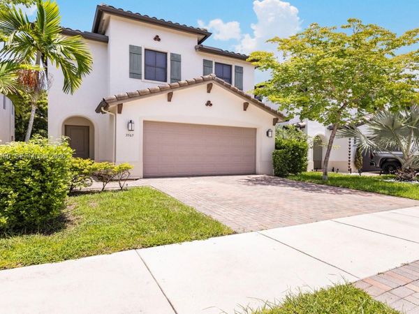 3565 W 97th St , Hialeah, FL 33018