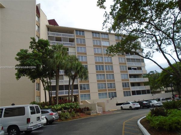6921 Environ Blvd , Unit 4P, Lauderhill, FL 33319