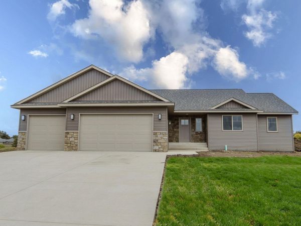 4825 Chainview Drive NW, Alexandria, MN 56308