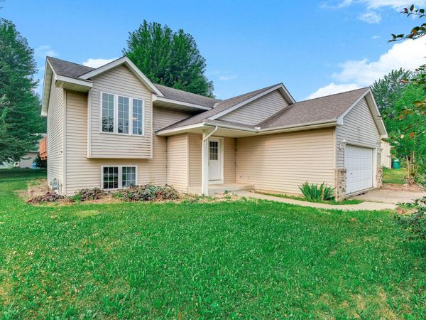 8181 Ravenrock Road , Rockford, MN 55373