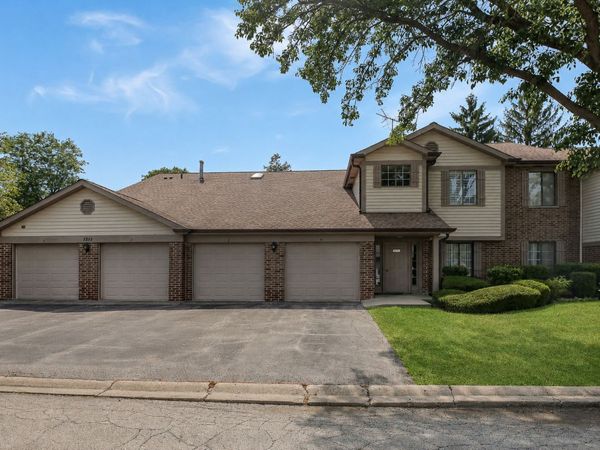 1511 W Pheasant Trail Lane , Unit 2, Arlington Heights, IL 60004