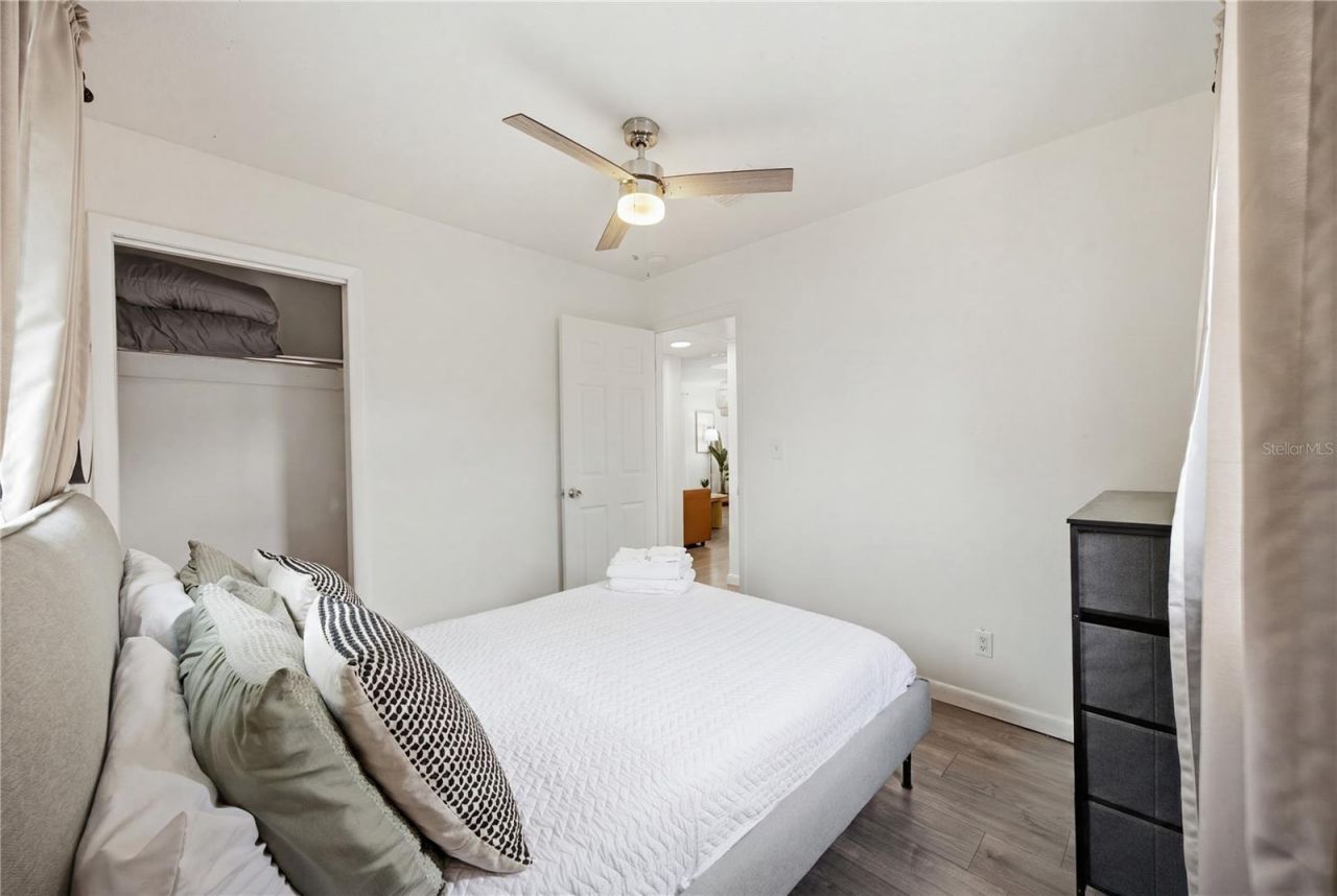 664 Gray Street S, Saint Petersburg, FL 33707 Photo