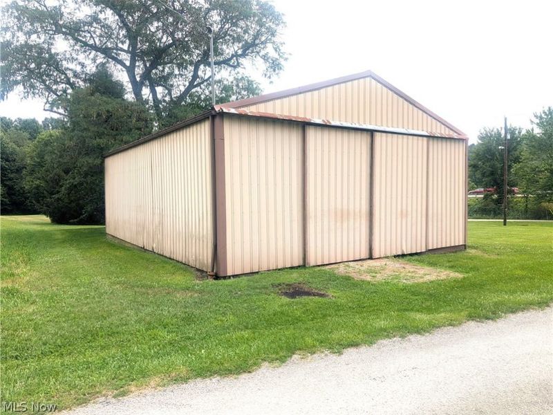 5715 Greer Road SE, Uhrichsville, OH 44683 Photo 1