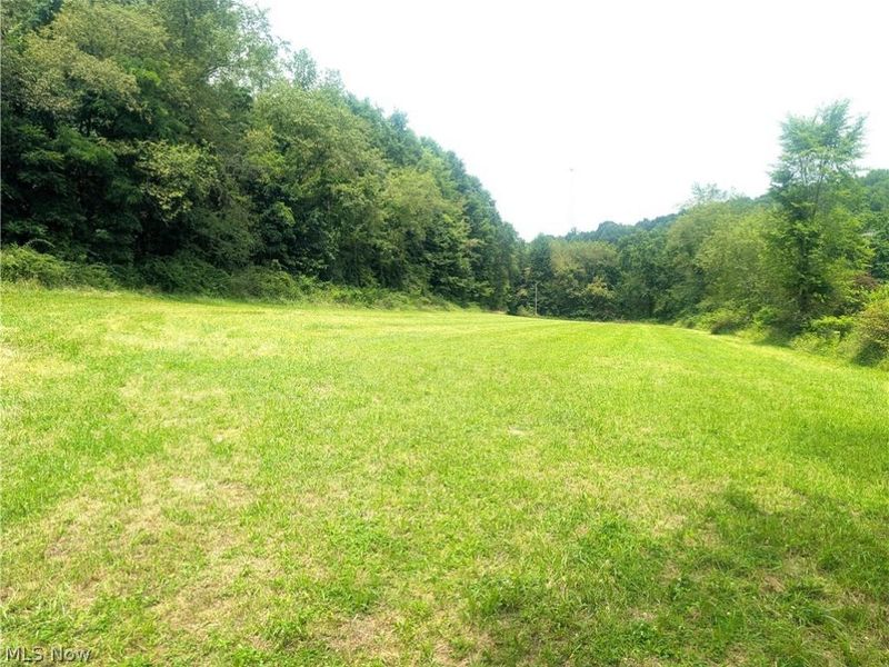 5715 Greer Road SE, Uhrichsville, OH 44683 Photo 3