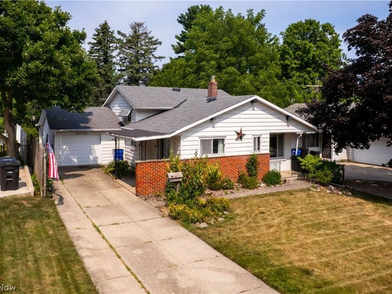 4402 Valleyside Road, Cleveland, OH 44135 Photo 3