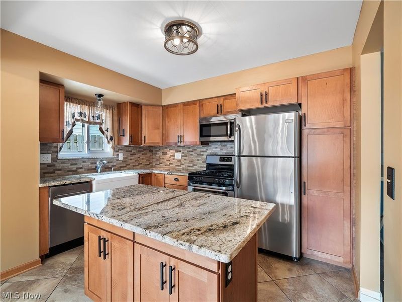 4402 Valleyside Road, Cleveland, OH 44135 Photo 8