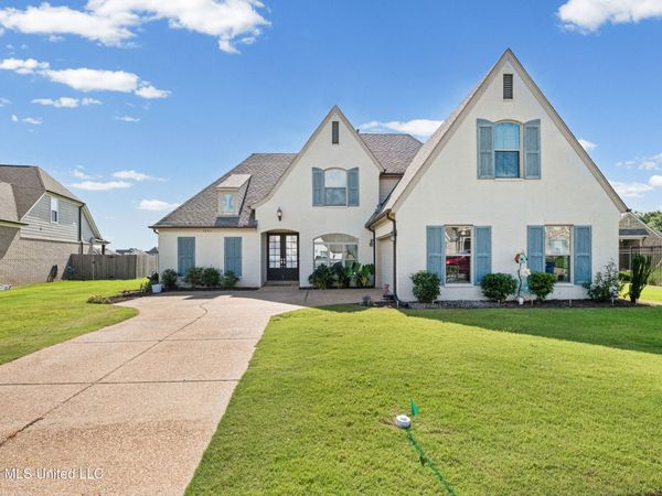 7296 Fulton Square Drive, Olive Branch, MS 38654