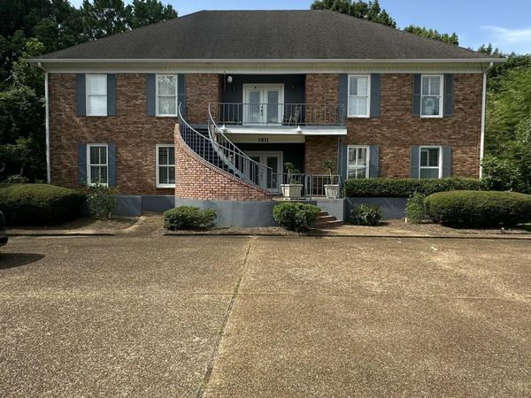 1911 Dunbarton Drive, Jackson, MS 39216