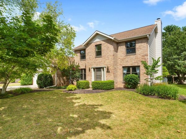 948 Cedar Dr, Burlington, WI 53105